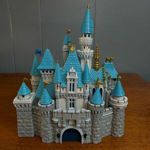 FUNKO POP Sleeping Beauty Castle & Mickey Mouse - out of box